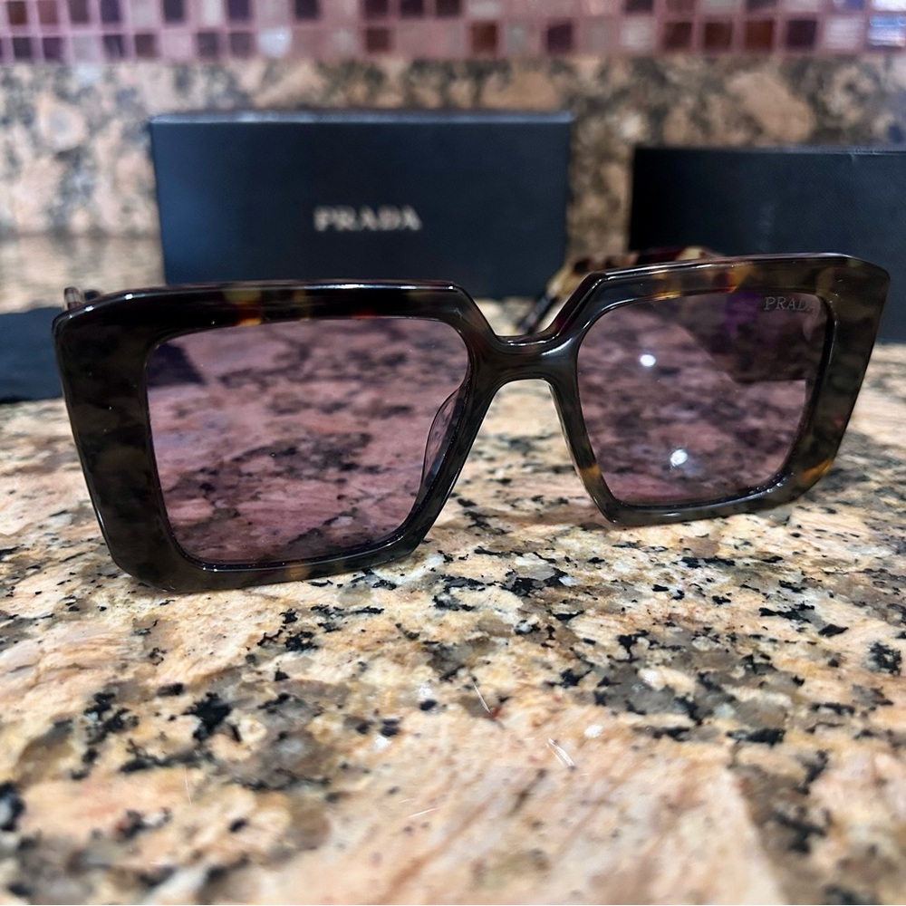 Prada Sunglasses pr23ys New + FREE shipping - Picture 13 of 17